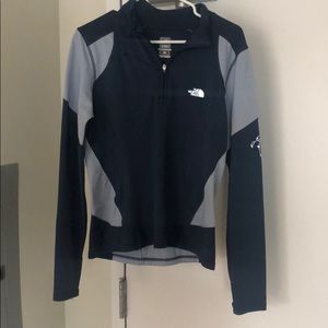 Women’s North Face pullover